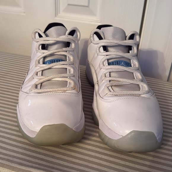 Jordan Retro 11 Low GS White Size 11 1/2 - Picture 2 of 8